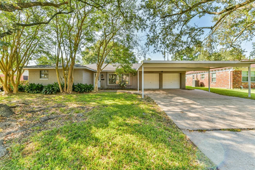 Unit for sale at 1005 Fleetwood Street, Baytown, TX 77520