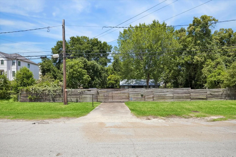 Unit for sale at 1235 W 25th Street, Houston, TX 77008