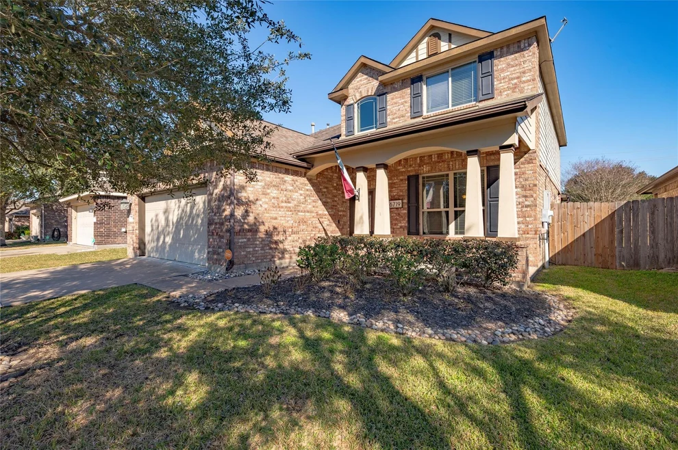 Unit for sale at 6719 Strawberry Brook Lane, Dickinson, TX 77539