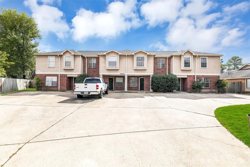 Unit for sale at 10007 Emerald Creek Drive, Houston, TX 77070