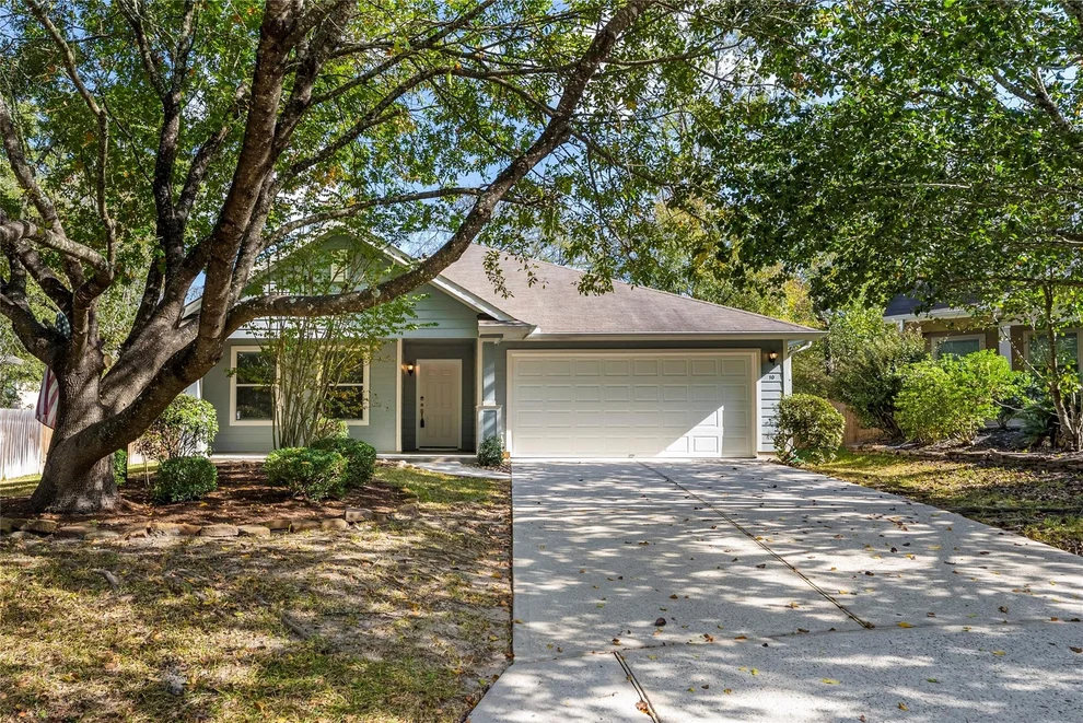 Unit for sale at 10 Druids Glen Place, The Woodlands, TX 77382