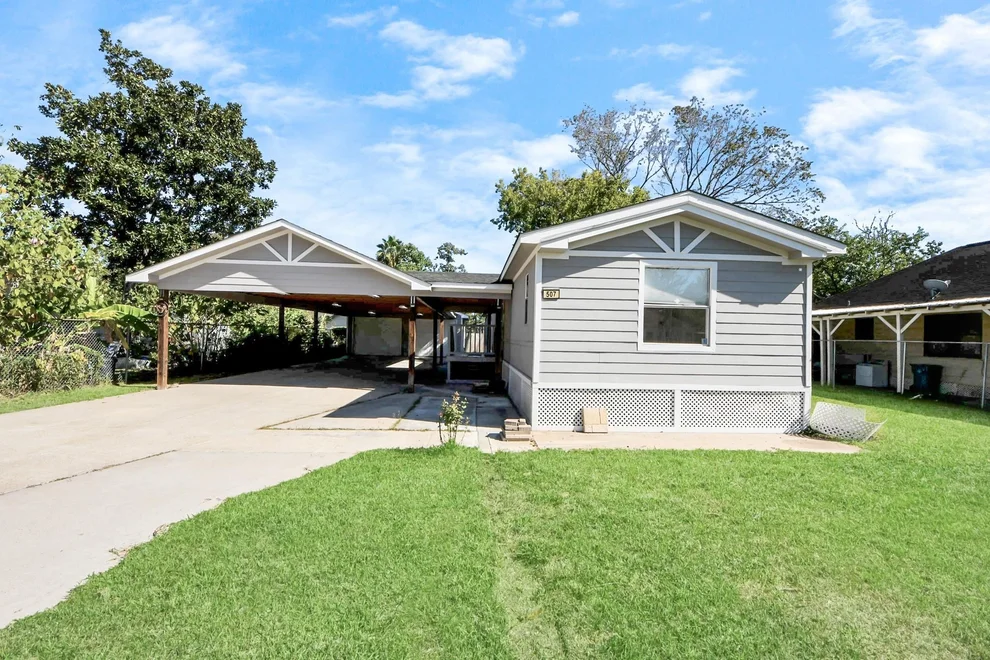 Unit for sale at 507 Johnson Street, Pasadena, TX 77506
