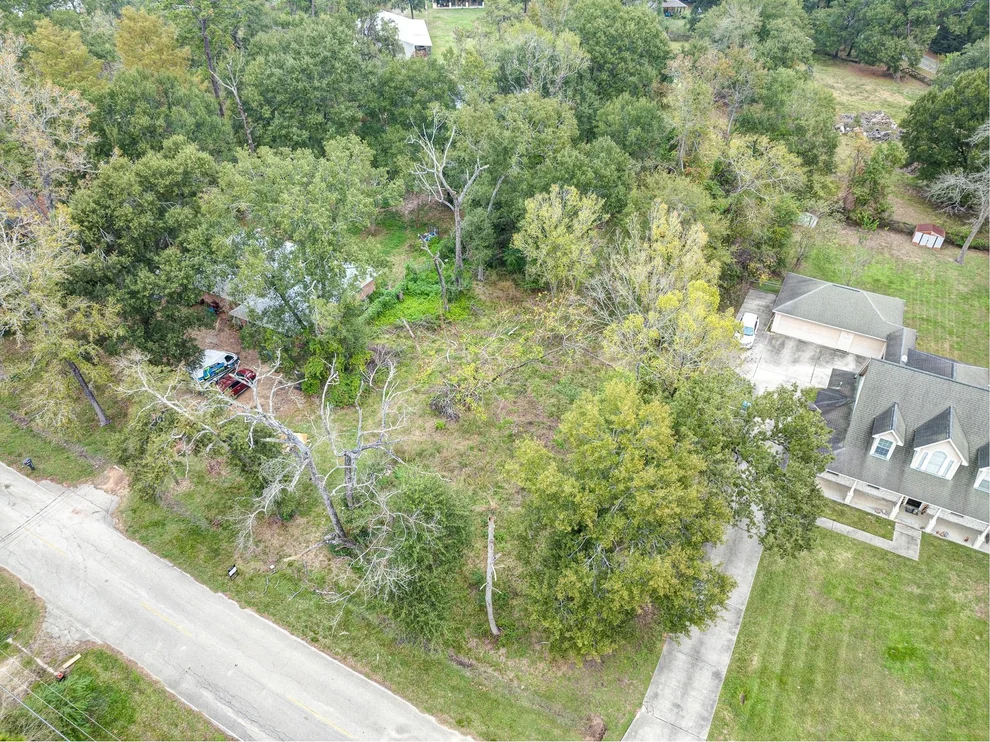 Unit for sale at 8714 Kerr Dr, Tomball, TX 77375