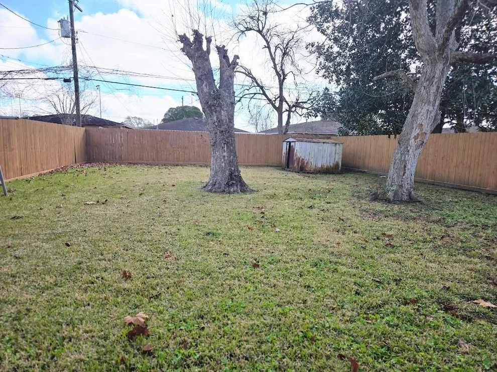 Unit for sale at 106 N Texas Street, Texas City, TX 77591