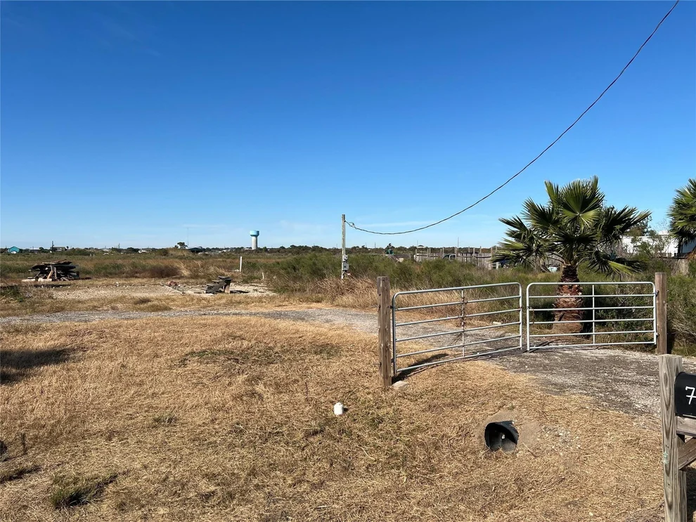 Unit for sale at 704 18th Street, San Leon, TX 77539
