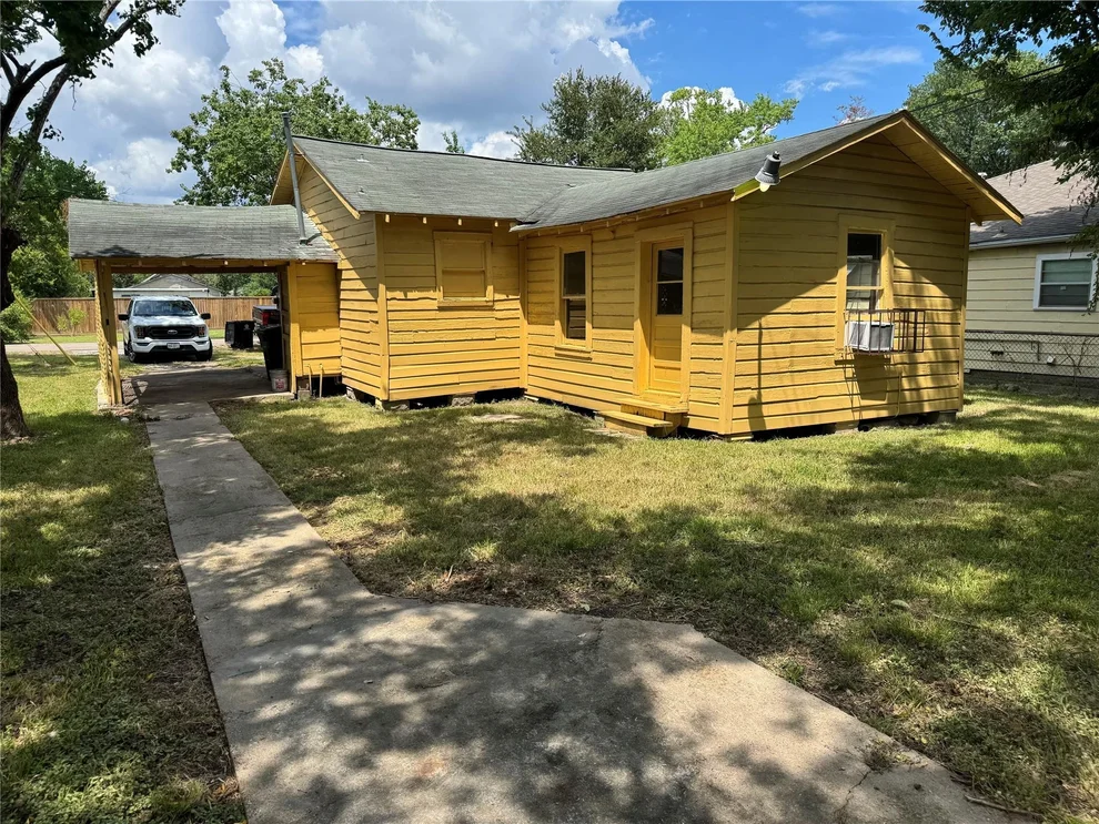 Unit for sale at 606 E 42nd Street, Houston, TX 77022