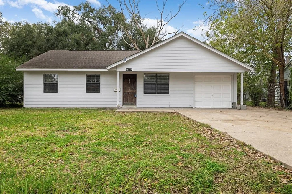Unit for sale at 15714 Bow Lane, Houston, TX 77053