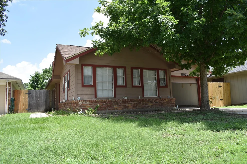 Unit for sale at 11022 Shadowfield Drive, Houston, TX 77064