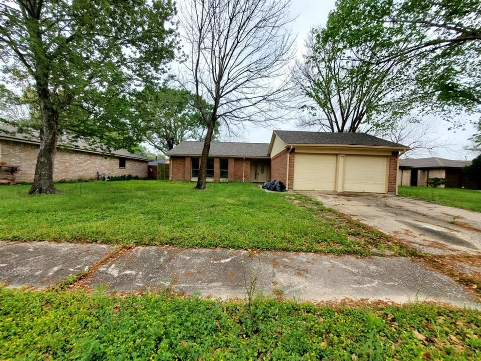 Unit for sale at 14139 Magnolia Springs Drive, Houston, TX 77066