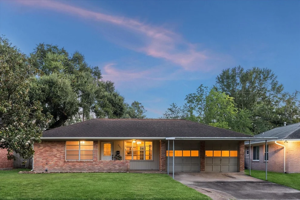 Unit for sale at 5317 Viking Drive, Houston, TX 77092