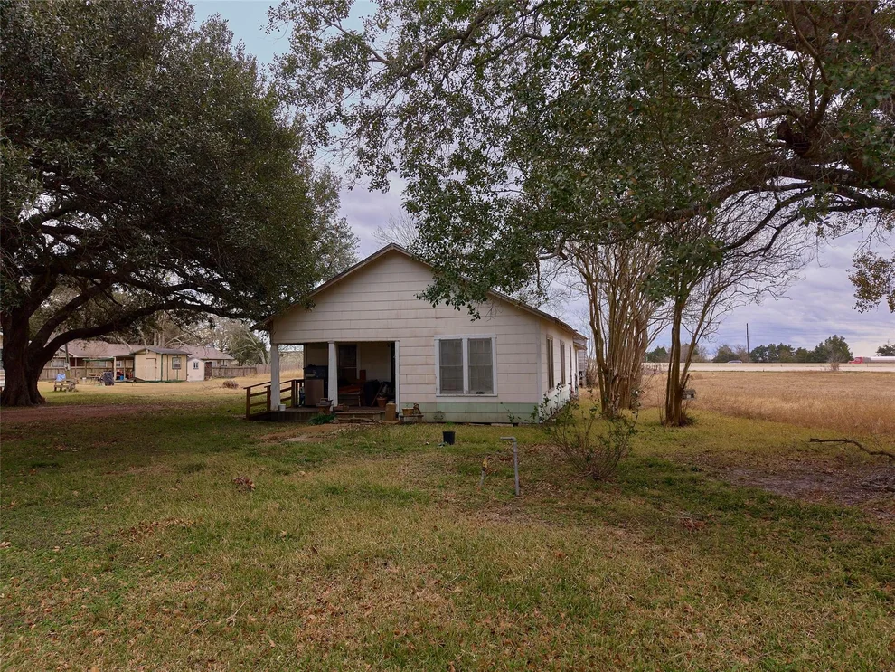 Unit for sale at 7615 Avenue J, Beasley, TX 77417