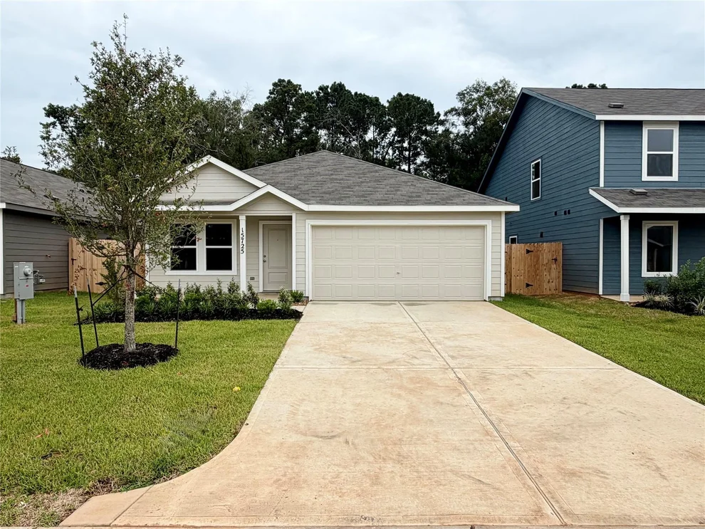 Unit for sale at 15725 Plum Brook Drive, Conroe, TX 77303