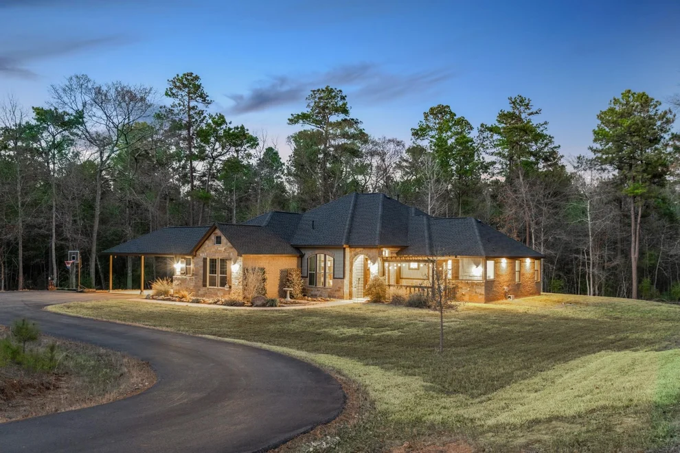 Unit for sale at 161 Windmill Road, Huntsville, TX 77340