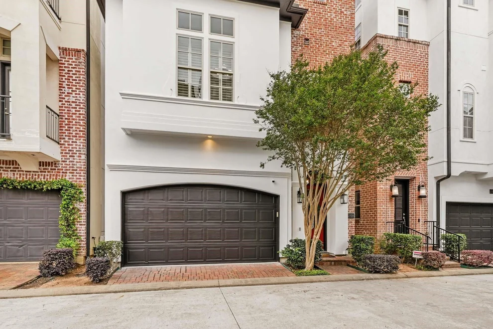 Unit for sale at 2709 Arabelle Grove, Houston, TX 77007