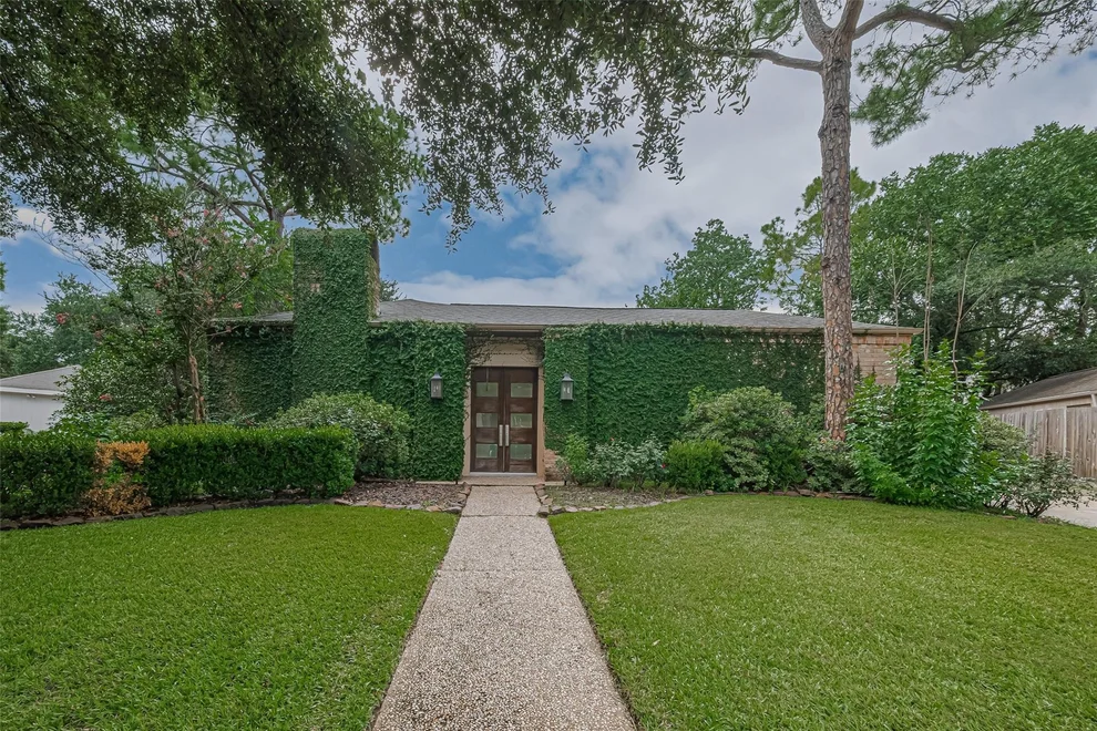Unit for sale at 11914 Ashmead Drive, Houston, TX 77077