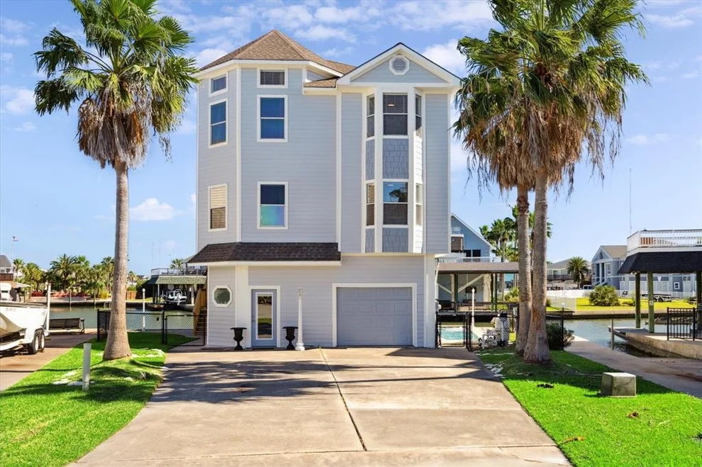 Unit for sale at 210 Easterly, Tiki Island, TX 77554