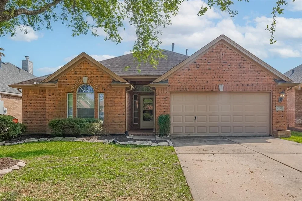 Unit for sale at 4910 Chase Wick Drive, Bacliff, TX 77518