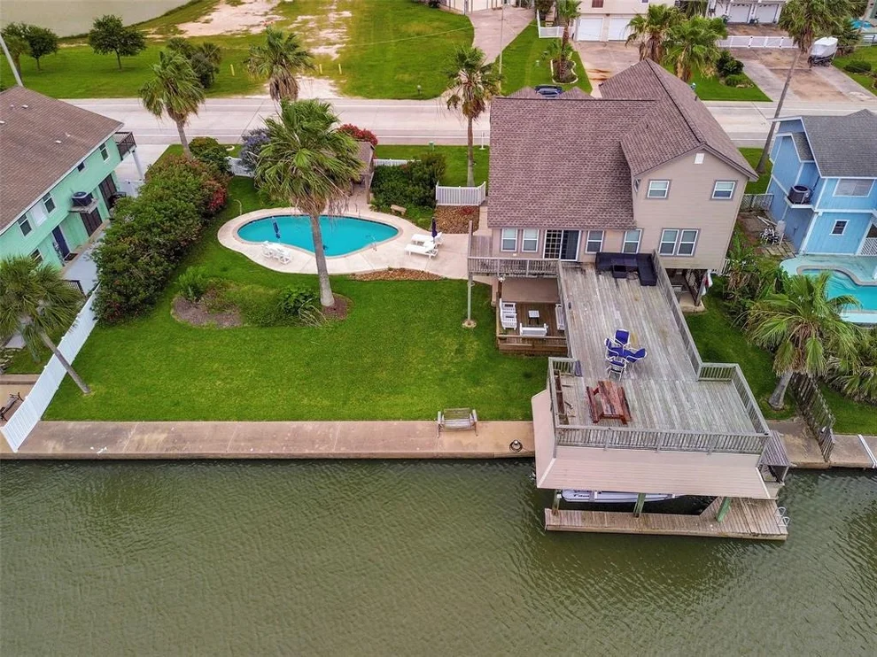 Unit for sale at 1302 Tiki Drive, Tiki Island, TX 77554