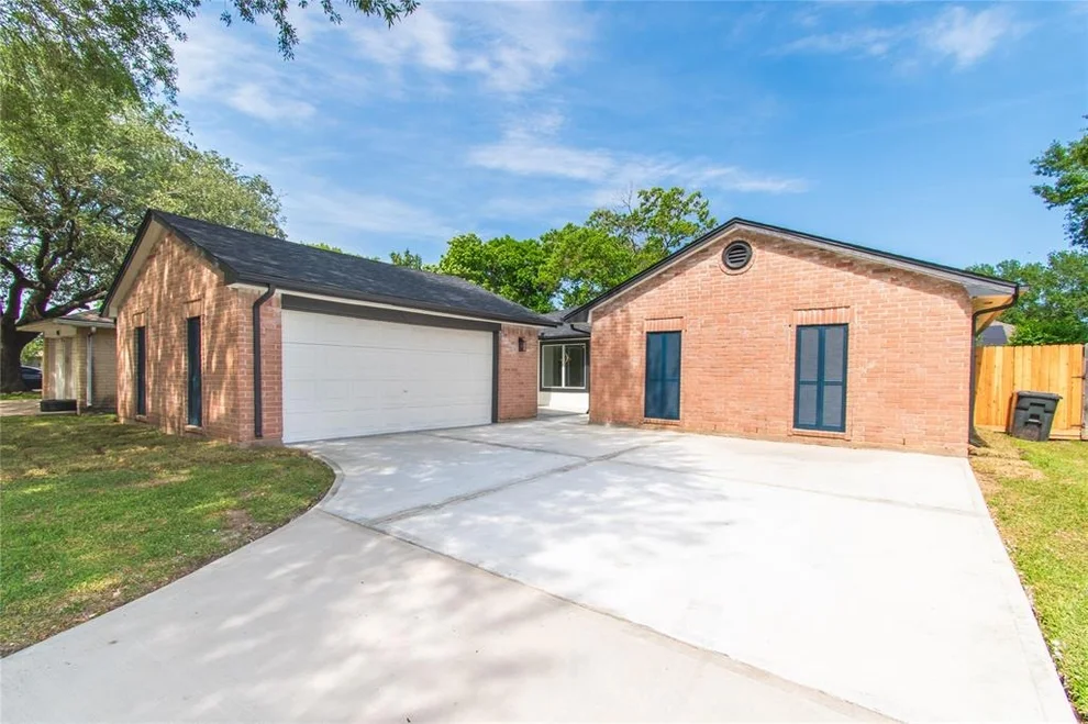 Unit for sale at 2402 N Ferrisburg Court, Sugar Land, TX 77478