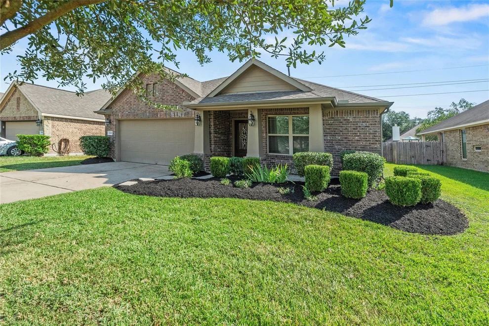 Unit for sale at 3838 Raintree Village Drive, Katy, TX 77449