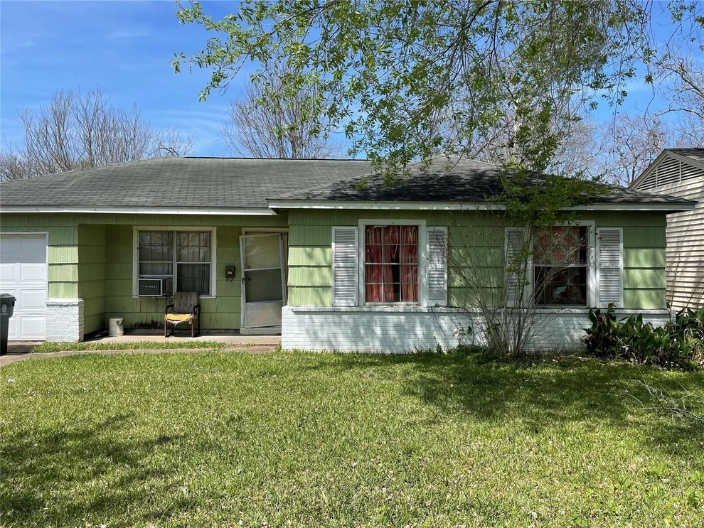 Unit for sale at 5543 Lakefield Drive, Houston, TX 77033