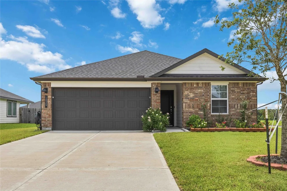 Unit for sale at 1029 Great Barracuda Lane, Alvin, TX 77511