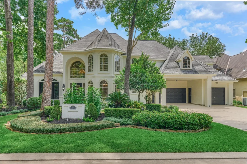 Unit for sale at 319 S Silvershire Circle, The Woodlands, TX 77381