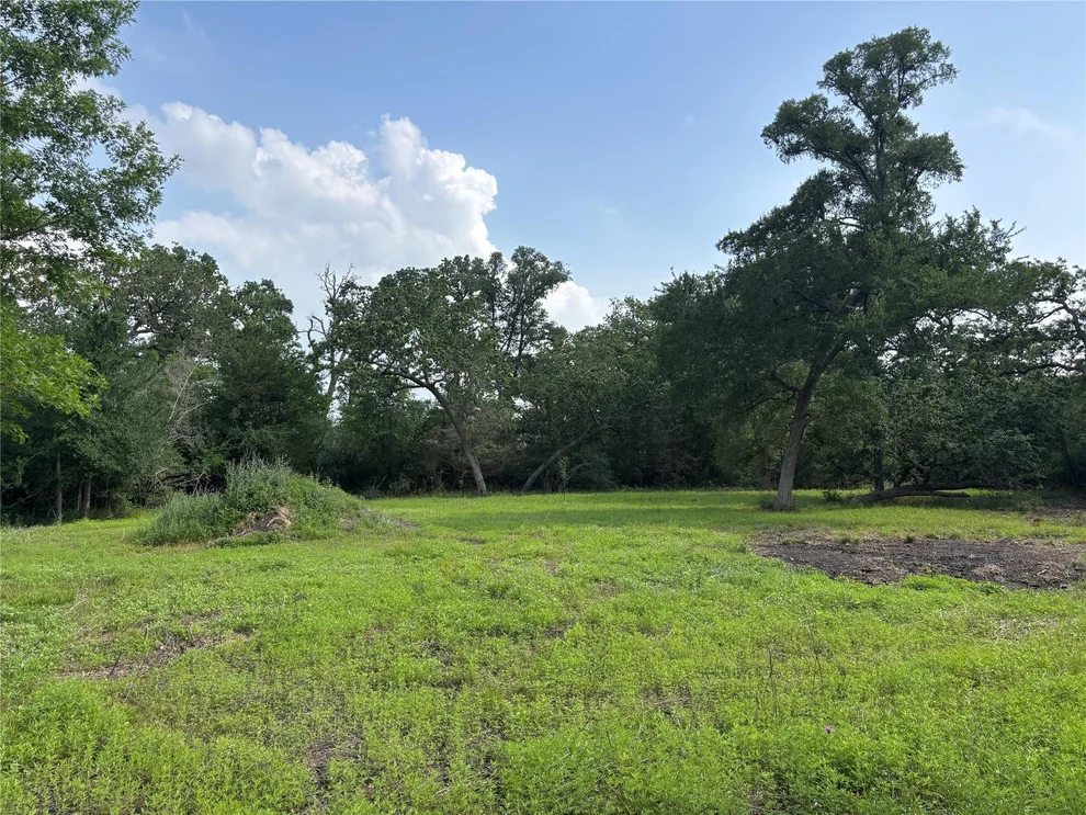 Unit for sale at 4001 Counsil Lane, Brenham, TX 77833
