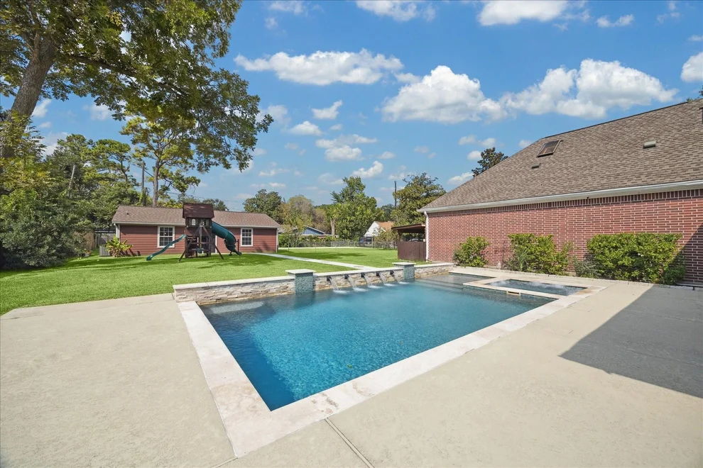 Unit for sale at 9206 Westview Drive, Houston, TX 77055