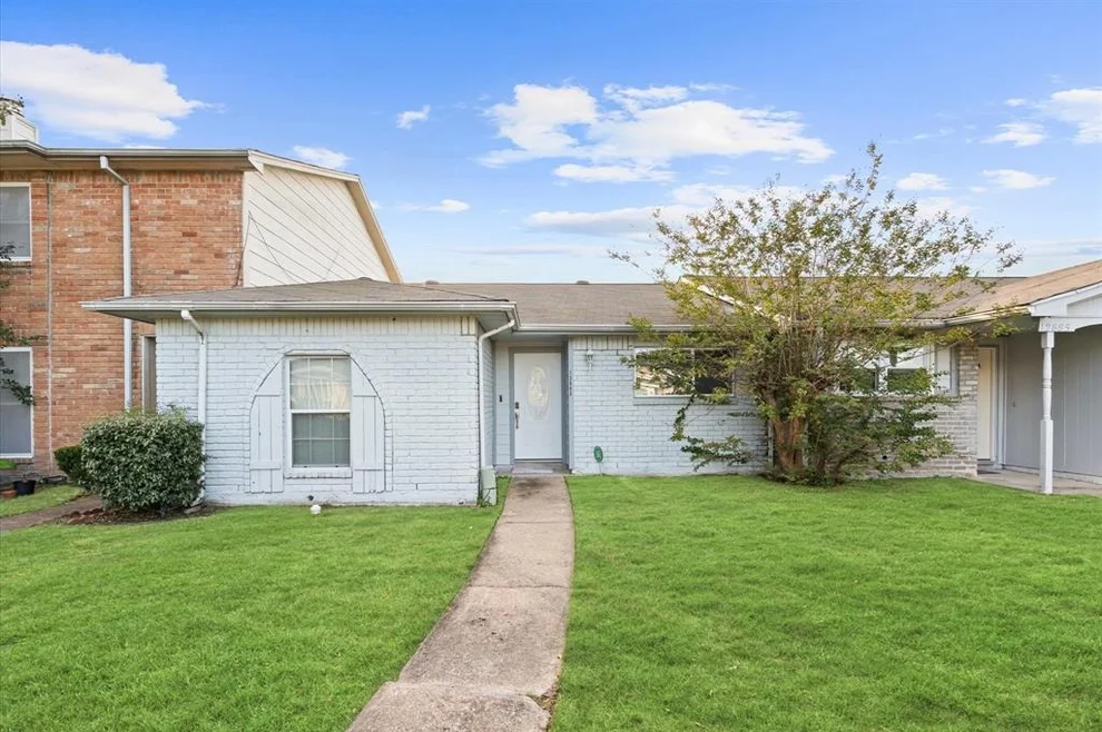 Unit for sale at 12883 Clarewood Drive, Houston, TX 77072