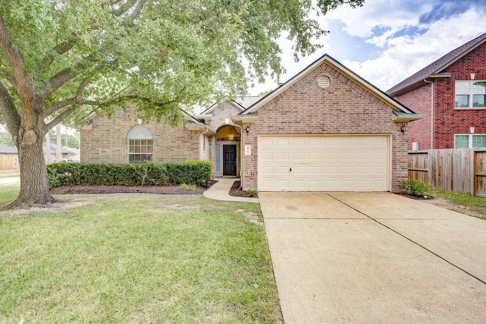 Unit for sale at 10703 Knoll Bend Lane, Houston, TX 77070