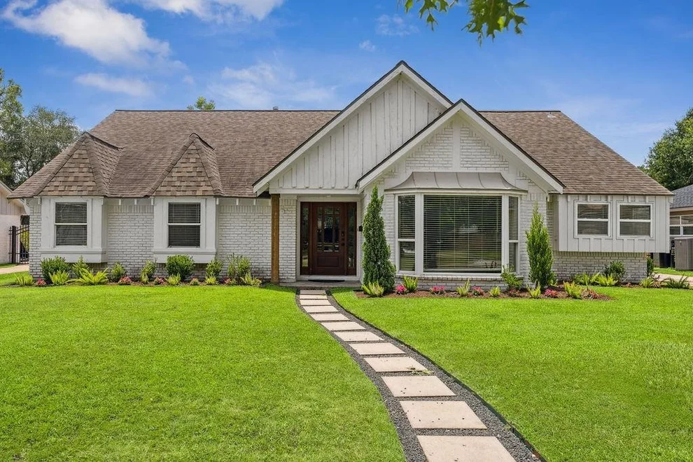 Unit for sale at 5515 Dumfries Drive, Houston, TX 77096