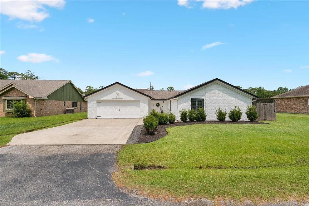 Unit for sale at 110 Dozent Lane, Baytown, TX 77521