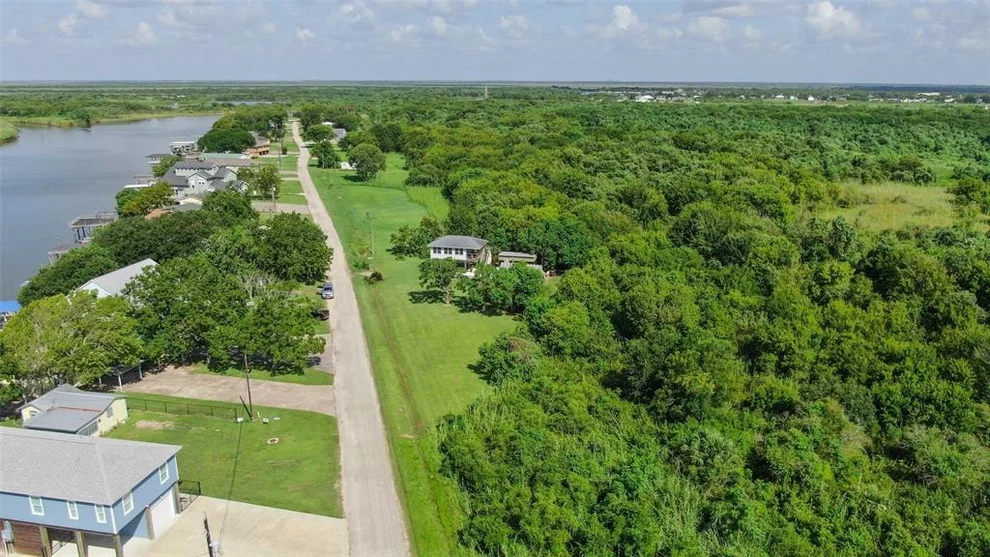 Unit for sale at 17A County Road 257, Matagorda, TX 77457