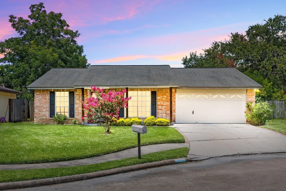 Unit for sale at 10410 Cedartowne Lane, Sugar Land, TX 77498