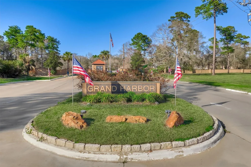 Unit for sale at 11697 & 11701 Grand View Drive, Montgomery, TX 77356