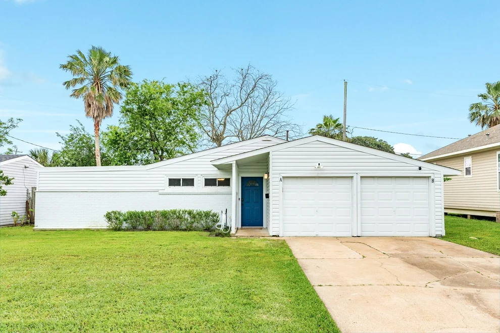 Unit for sale at 105 Marlin Avenue, Galveston, TX 77550