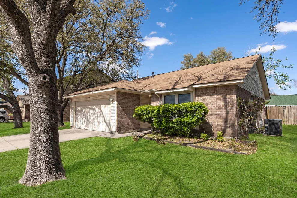 Unit for sale at 16206 Villa Del Norte Drive, Houston, TX 77073