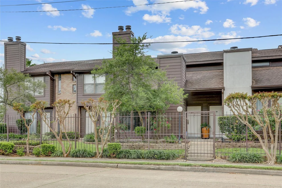 Unit for sale at 8020 Braesmain Drive, Houston, TX 77025