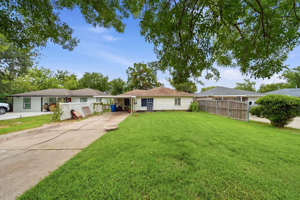 Unit for sale at 707 Washington Street, South Houston, TX 77587