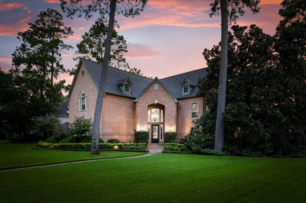 Unit for sale at 57 Golden Sunset Circle, The Woodlands, TX 77381