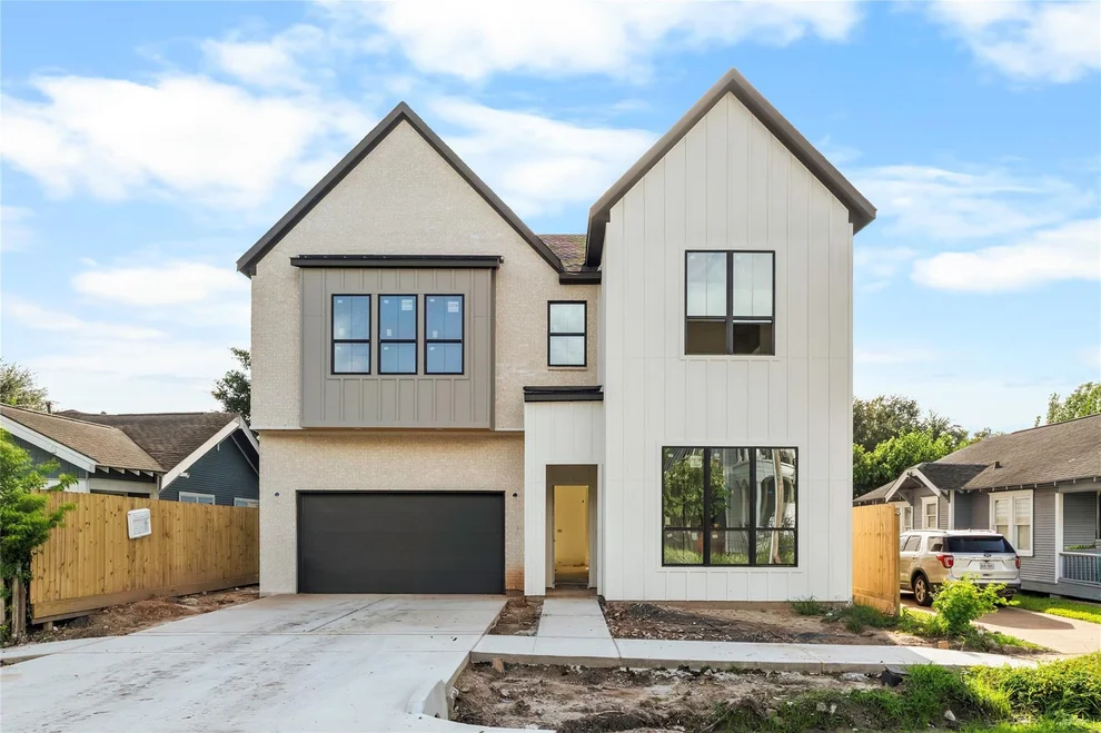 Unit for sale at 2011 Singleton Street, Houston, TX 77008