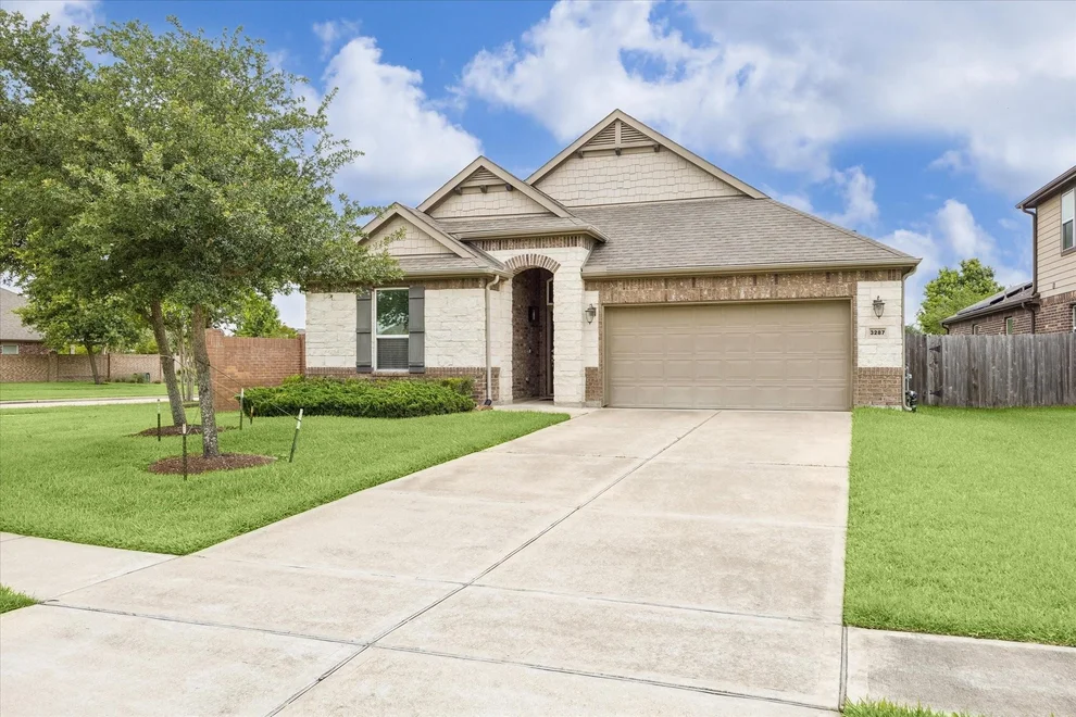 Unit for sale at 3287 Havenwood Chase Lane, Pearland, TX 77584