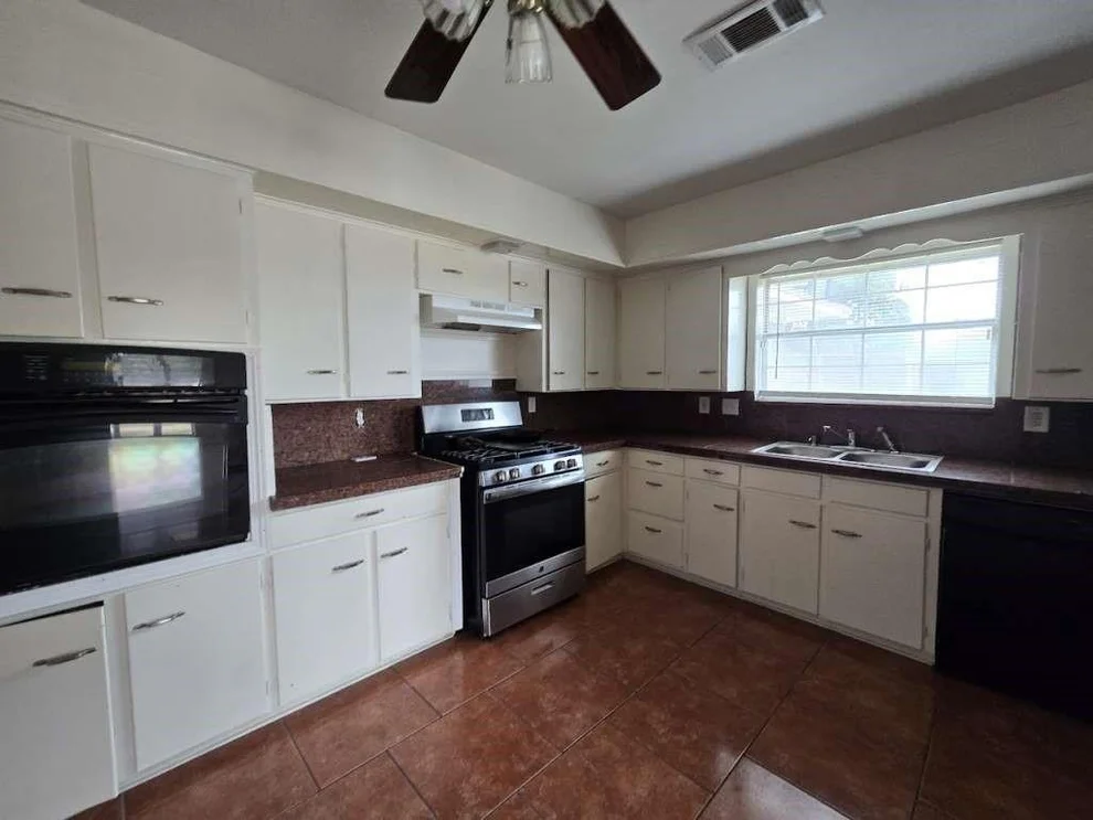 Unit for sale at 1903 Britton Street, Baytown, TX 77520