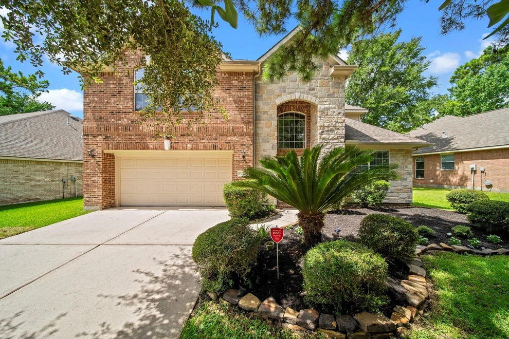 Unit for sale at 7 Knotwood Place, The Woodlands, TX 77382