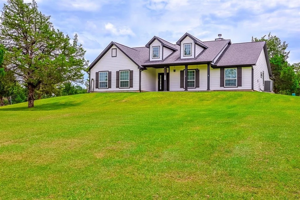 Unit for sale at 130 Canary Lane, Coldspring, TX 77331