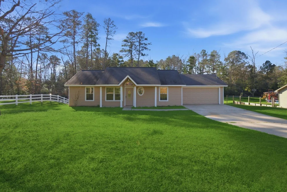 Unit for sale at 10832 Royal Forest Drive, Conroe, TX 77303