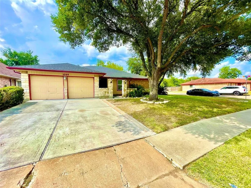 Unit for sale at 1702 Meadow Green Drive, Missouri City, TX 77489