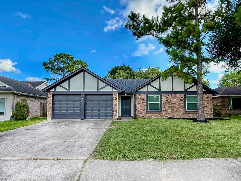 Unit for sale at 2527 Orion Drive, League City, TX 77573