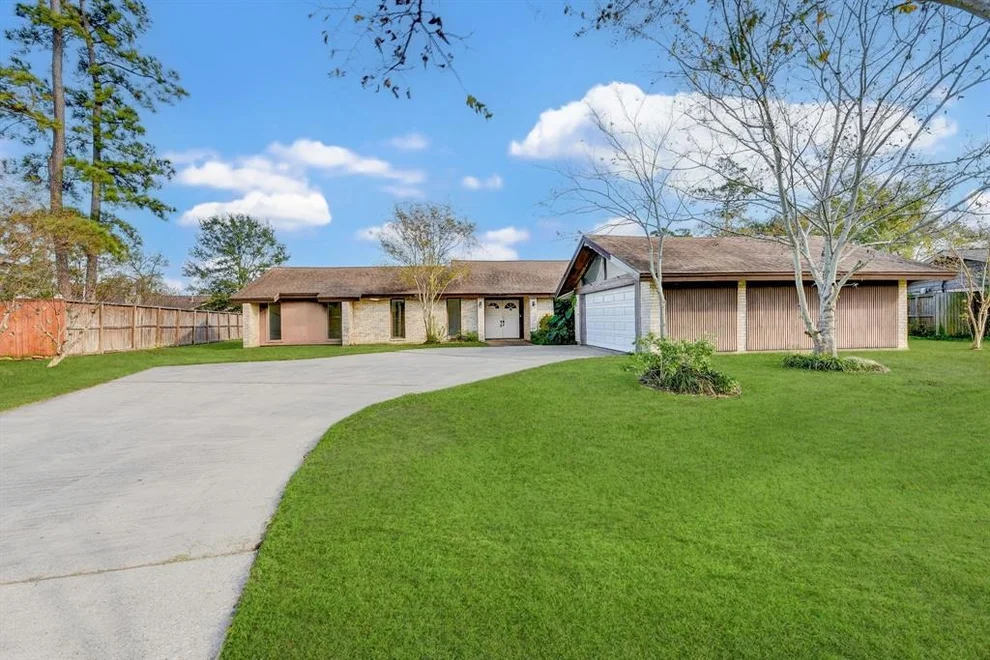 Unit for sale at 3203 Lazy Pine Lane, La Porte, TX 77571